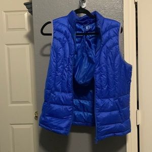 Large be inspired packable royal blue puffer vest. Like new.